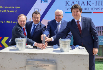 President of Germany and Prime Minister of Kazakhstan put down time capsule in Aktau