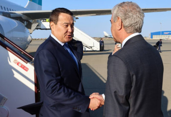 Әлихан Смайылов Әзербайжанға ресми сапармен барды