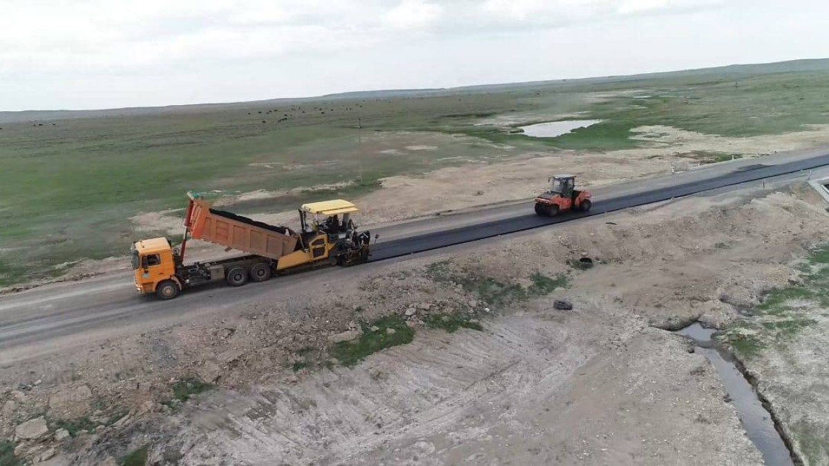 Дорогу до Баянаула ремонтируют в Карагандинской области