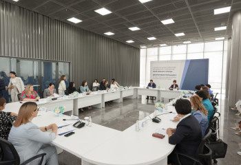 Астанада мемлекеттік қызмет жүйесіндегі әйелдердің рөлі талқыланды