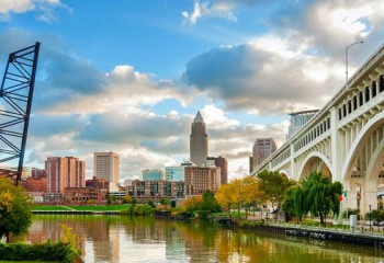 АҚШ-тың Огайо штатында екі жасар сәби жүкті анасын атып тастады