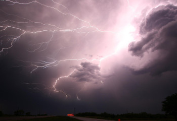 Жаңбыр, бұршақ: Елімізде демалыс күндері ауа райы қандай болады?