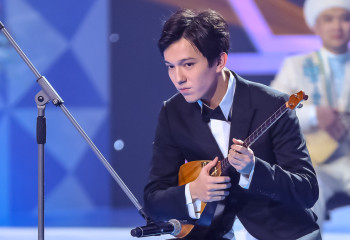 Dimash awarded Performing Arts Medal in Malaysia