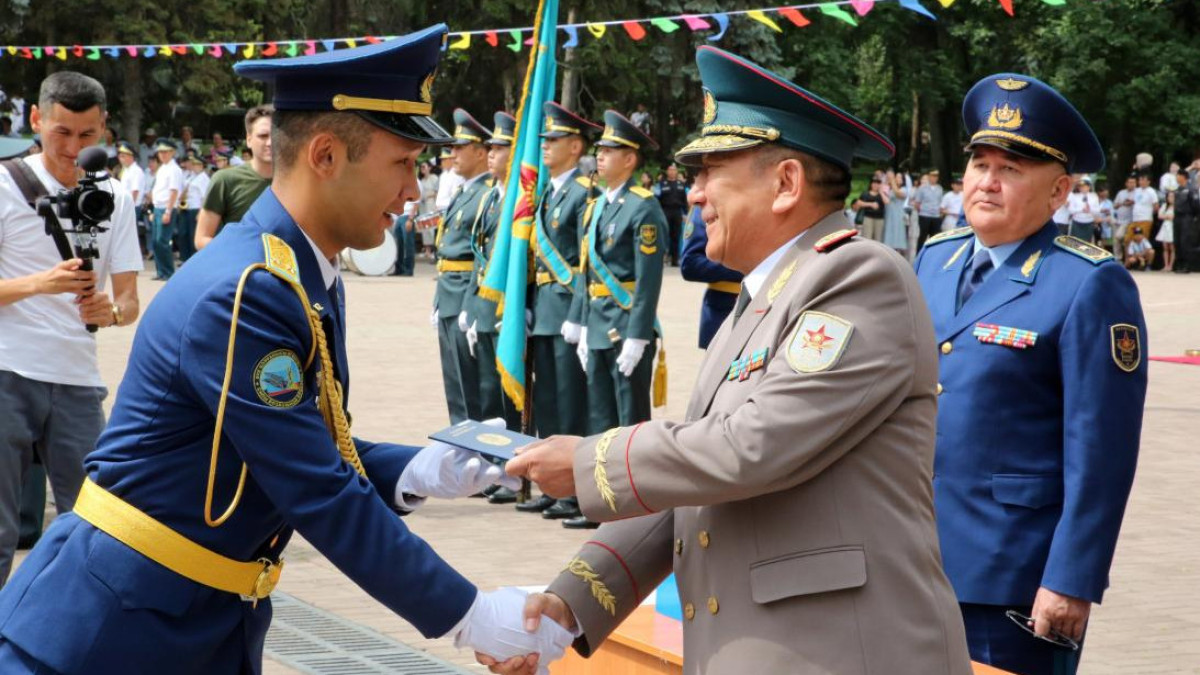 Выпускники военного вуза Министерства обороны получили дипломы