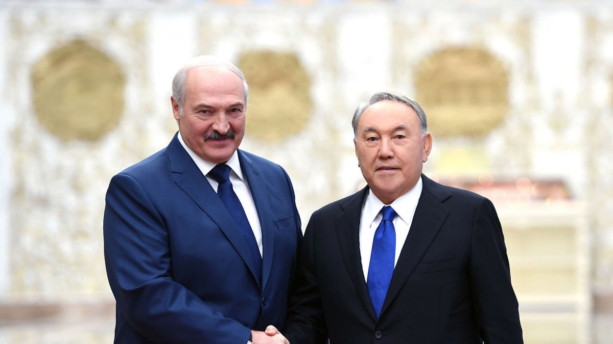 Назарбаев пен Лукашенко телефон арқылы сөйлесті