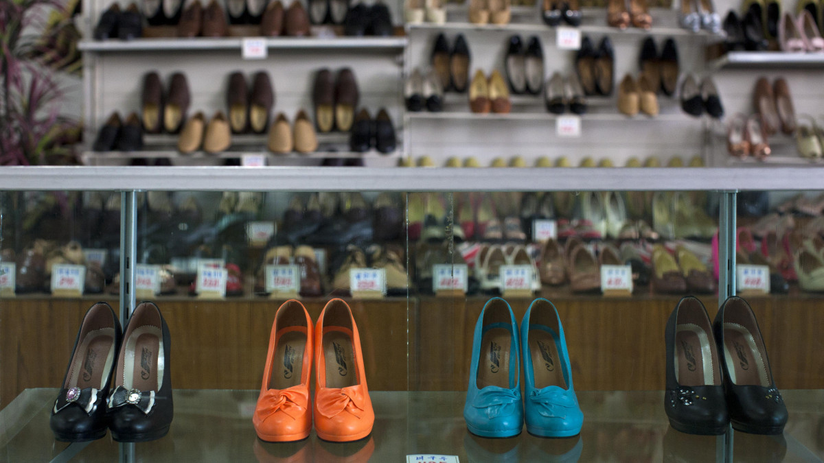 97% обуви в Казахстан привозят из-за рубежа - аналитики