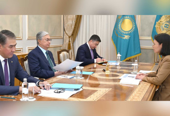 Глава государства принял министра экологии и природных ресурсов Зульфию Сулейменову