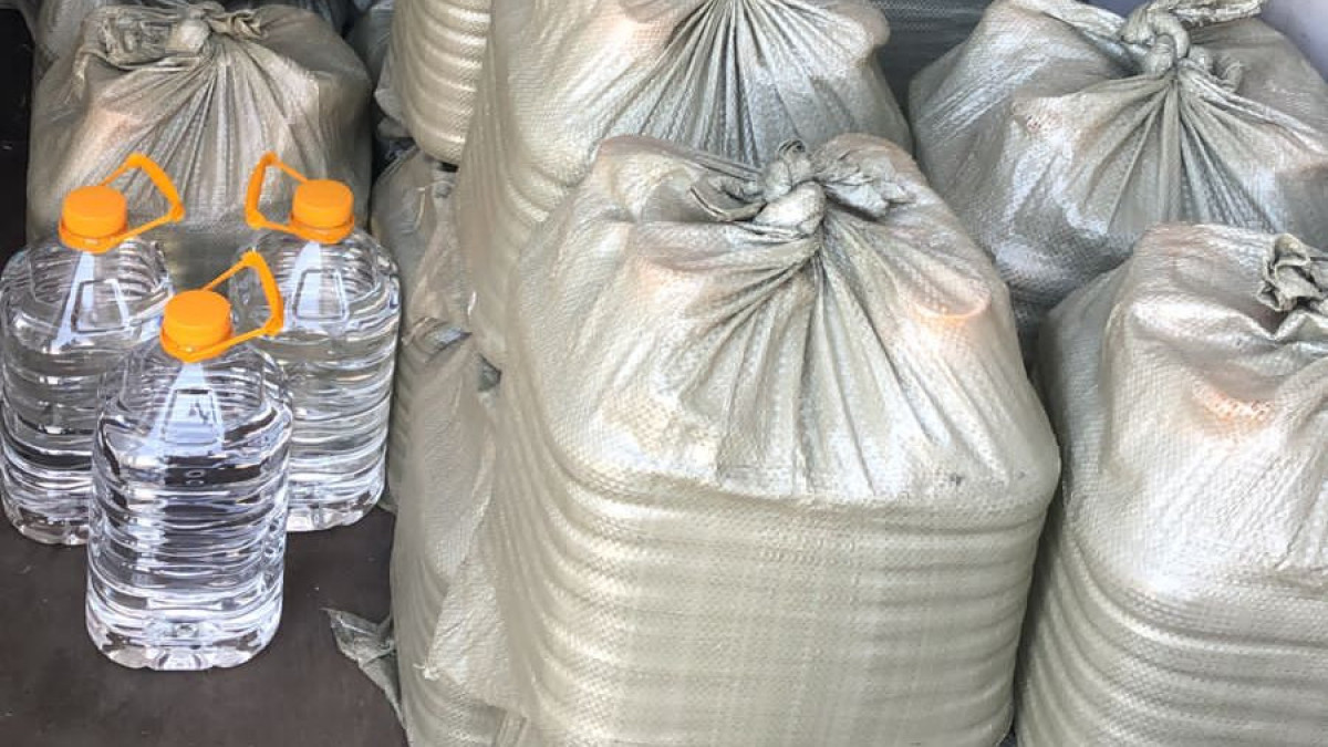 Полицейские ВКО изъяли более 3,5 тонн спиртосодержащего раствора