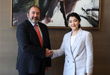 Ажар Ғинаят  Францияда денсаулық сақтау саласына инвестиция тарту мәселелері бойынша кездесулерге қатысты