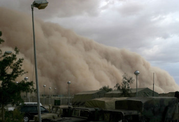 Иранда шаңды дауыл тұрып, мыңнан астам адам ауруханаға түсті