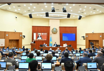 Депутаты парламента РК ушли на каникулы