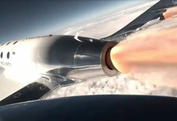 Virgin Galactic совершила первый коммерческий рейс в космос