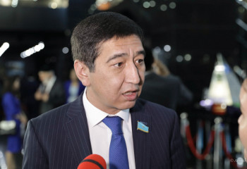 Депутат Ринат Зайытов демалысын қалай өткізеді?