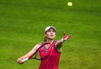 Елена Рыбакина стартует на Уимблдоне матчем с американкой