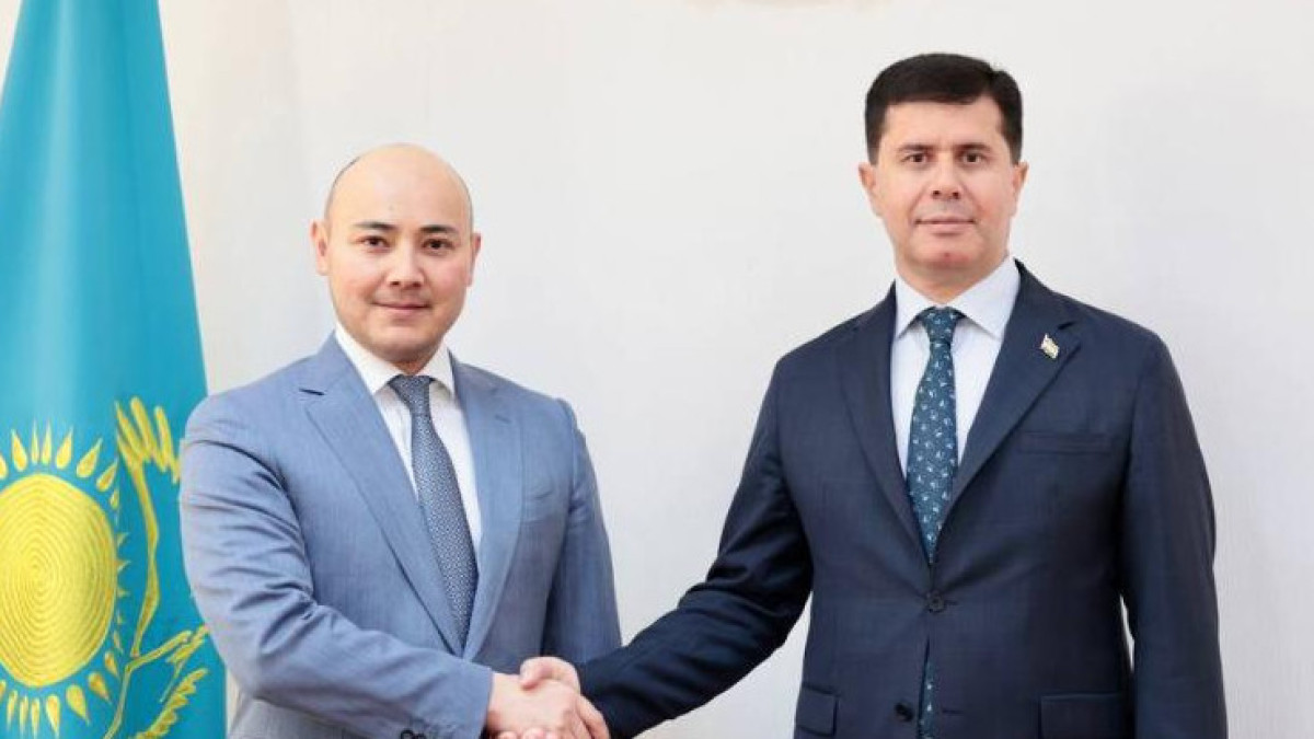 Казахстан укрепляет торговые отношения с Таджикистаном