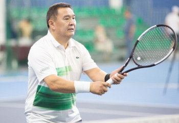 Ішкі істер министрі Марат Ахметжанов теннистен жарысқа қатысты