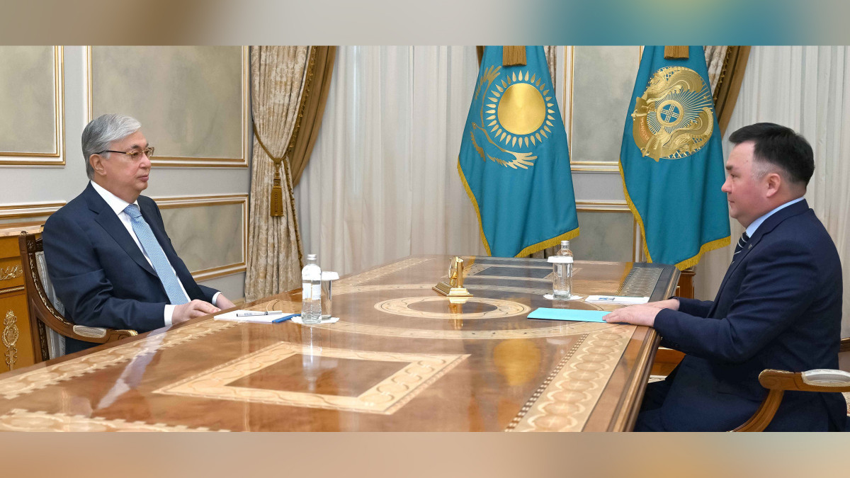 Президент Касым-Жомарт Токаев провел встречу с председателем Верховного суда Асламбеком Мергалиевым