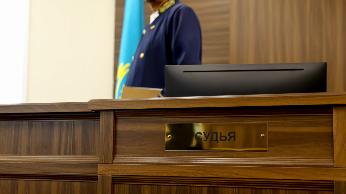 В Алматы осудили посредника за взимание платы за свет