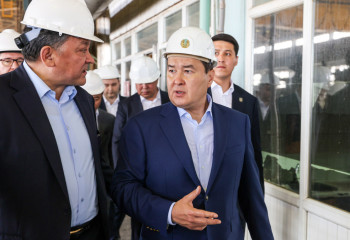 Alikhan Smailov inspects reconstruction work at Mangystau Nuclear Power Plant