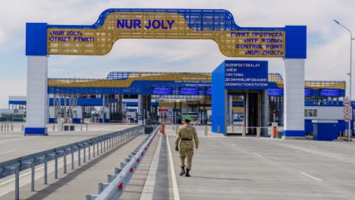 6 июля не будут работать автомобильные пункты пропуска на казахстанско-китайской границе