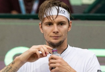 Матч лучшего теннисиста Казахстана на Уимблдоне-2023 перенесен