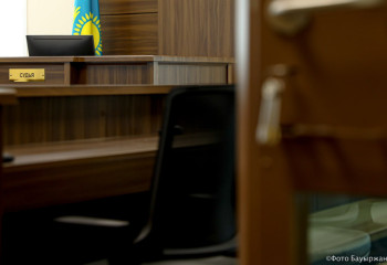 Антикор төрағасының бұрынғы орынбасарына қатысты іс сотқа жетті