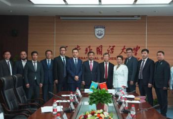 М.Әуезов университеті қытайлық жоғары оқу орнымен меморандумға қол қойды