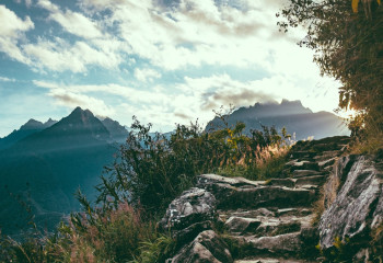 Түркістан облысында тау басында құлаған туристі іздеу жұмыстары басталды