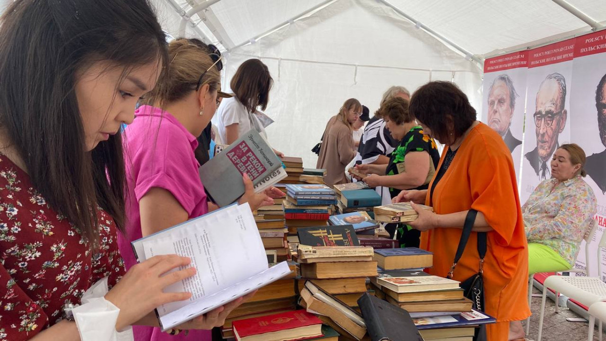 Елордада кітап фестивалінде мыңнан астам кітап таратылды