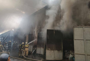 Алматыда киім базары өртеніп жатыр