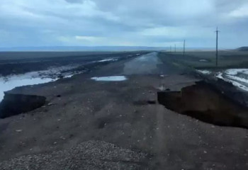 Жетісу облысында қатты жауын екі көпірді шайып кетті