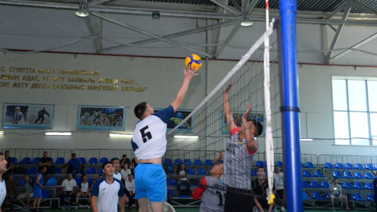 В Астане стартовал чемпионат Министерства обороны по волейболу
