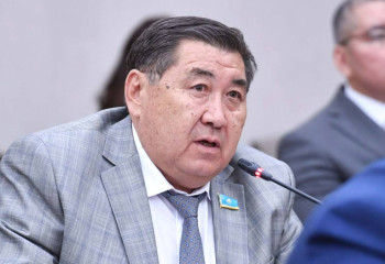 Каникулға шыққан депутат Ермұрат Бәпи ауырып қалды