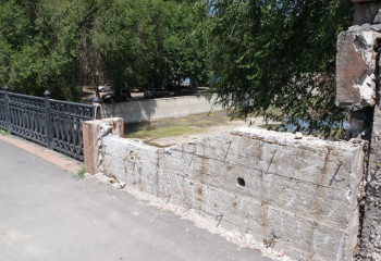 В Алматы опасный мост через Большой алматинский канал не ремонтировался 40 лет