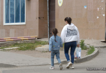 Әйелдерде қатерлі ісік қаупін арттыратын мамандықтар аталды