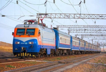 Пьяного мужчину сняли с поезда в Атырауской области