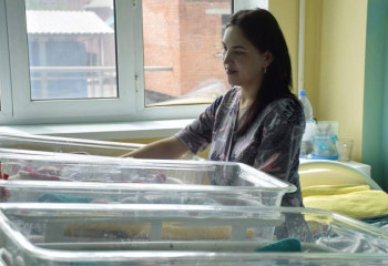 Две тройни родились в ВКО по программе «Аңсаған сәби»