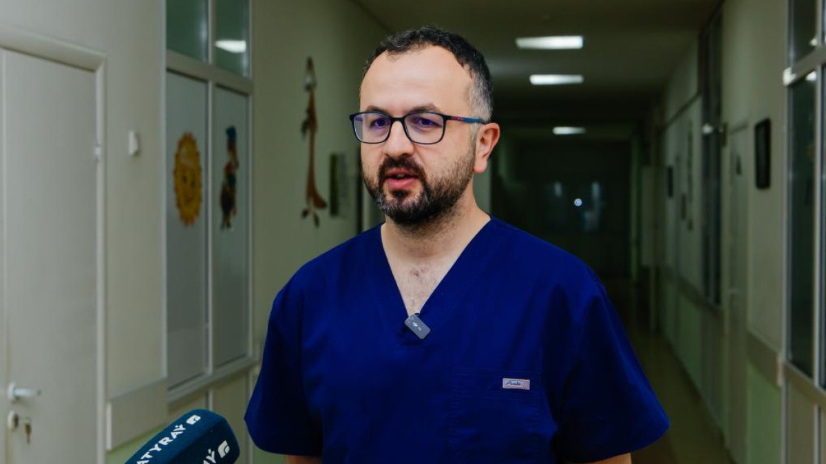 В Атырау мастер-классы проводит хирург из Турции