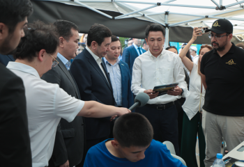 Мәжіліс спикері жастарды адал еңбекке шақырды