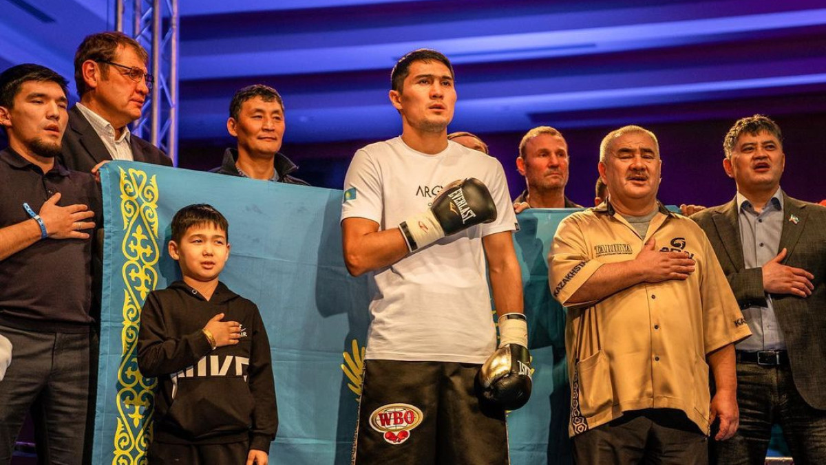 Непобежденный казахстанский боксер вошел в топ-5 рейтинга IBF