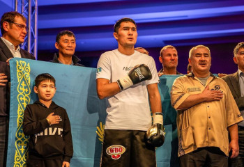 Непобежденный казахстанский боксер вошел в топ-5 рейтинга IBF