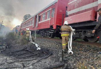 ШҚО-да өртенген шөп арнайы пойыздың көмегімен сөндірілді