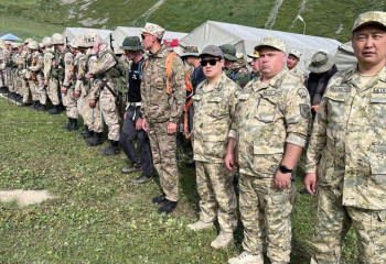 Депутаттар шекара бекетінде дайындықтан өтіп жатыр