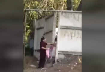 Қарғалыда кішкентай қызды ұрып-соққан әйел іздестіріліп жатыр