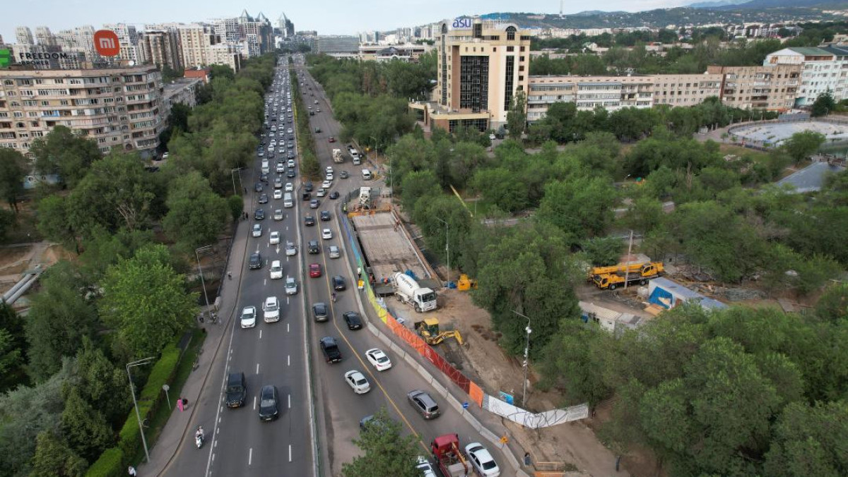 Как объехать ремонтные участки в Алматы: акимат разработал схемы для водителей и временные маршруты для пассажиров автобусов