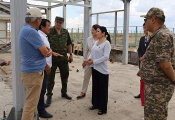 Депутаттар құрылыс жүріп жатқан өрт сөндіру бөлімдерін тексерді
