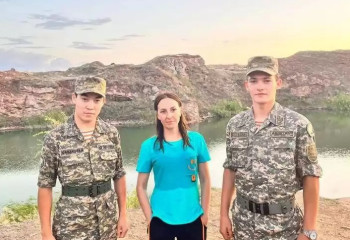 Қарағандылық әскерилер суға батып бара жатқан екі адамды құтқарды