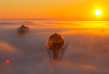 Сильная жара и грозы – погода продолжает испытывать казахстанцев