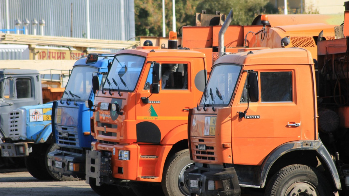 В Актобе работники угнали в счёт зарплаты грузовик и получили за это штраф