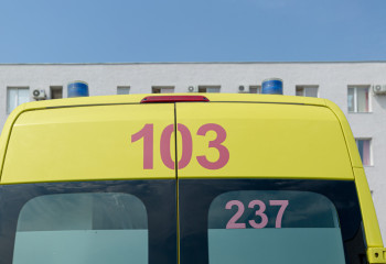 Шымкентте екінші қабаттан құлап кеткен 7 жасар бала көз жұмды